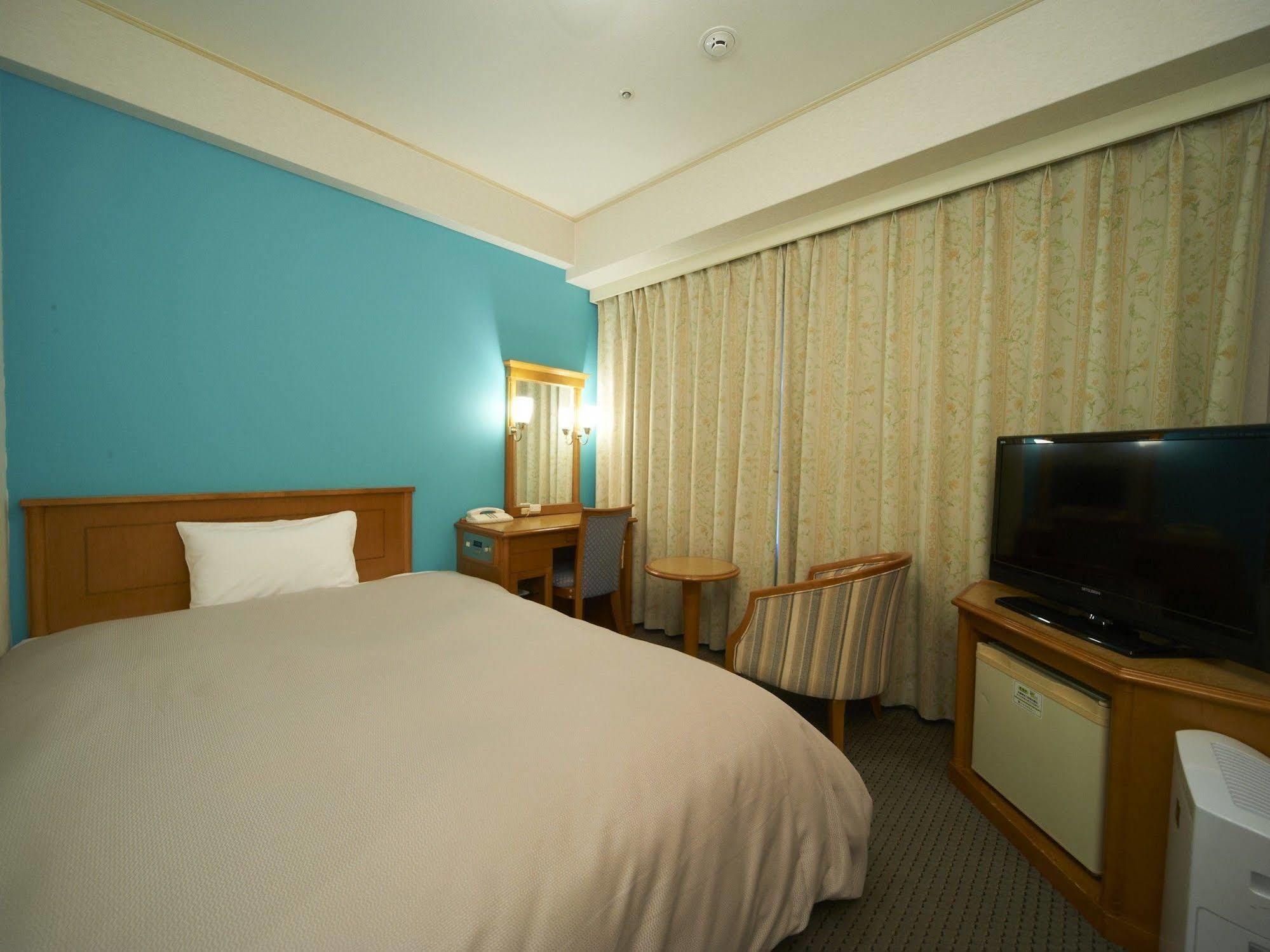 Hotel Sunroute Sopra Kōbe Esterno foto
