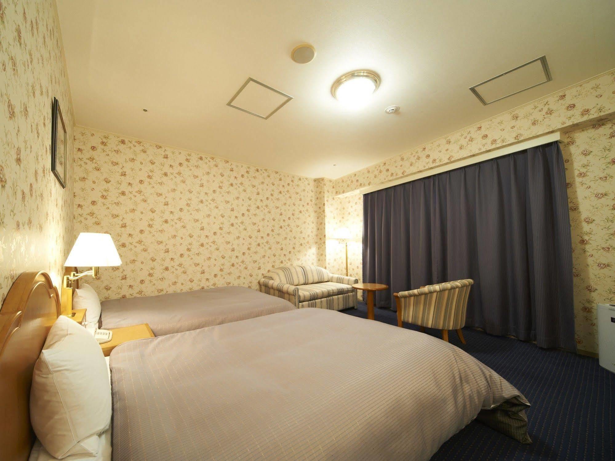 Hotel Sunroute Sopra Kōbe Esterno foto